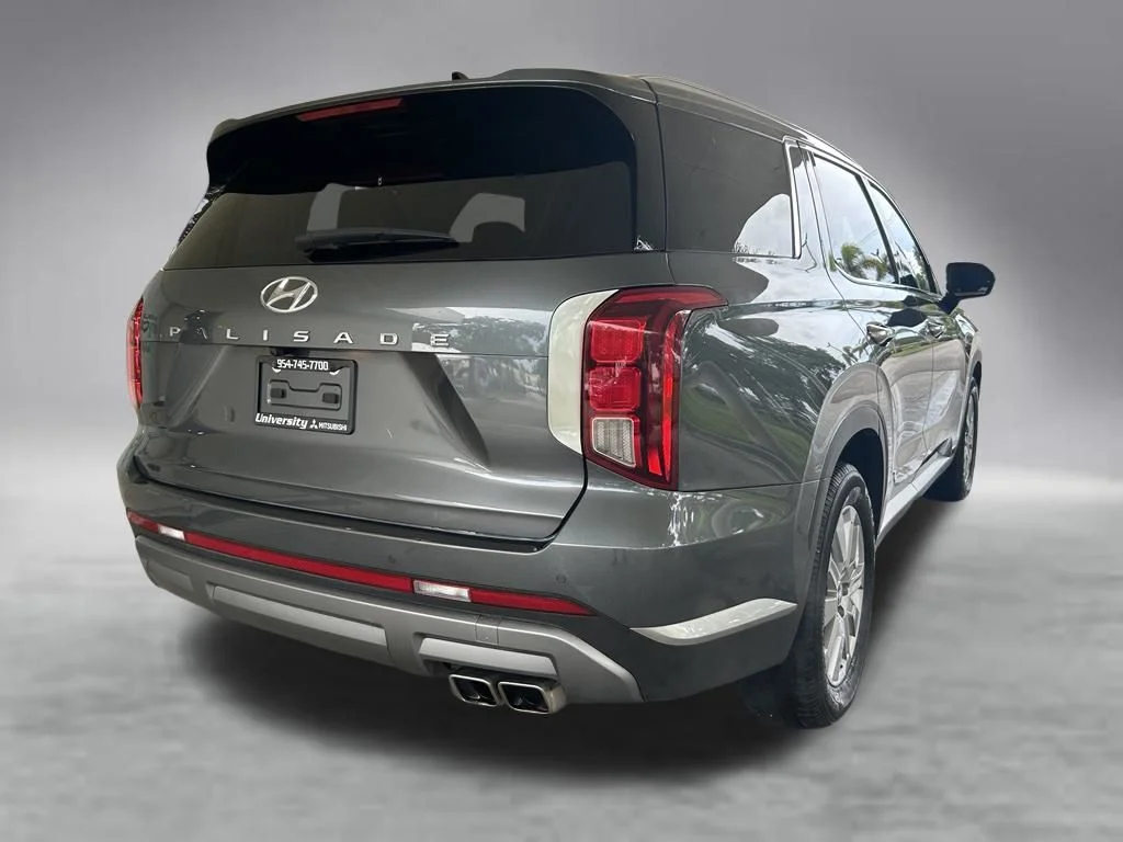 Used 2025 Gray Hyundai SEL image 3