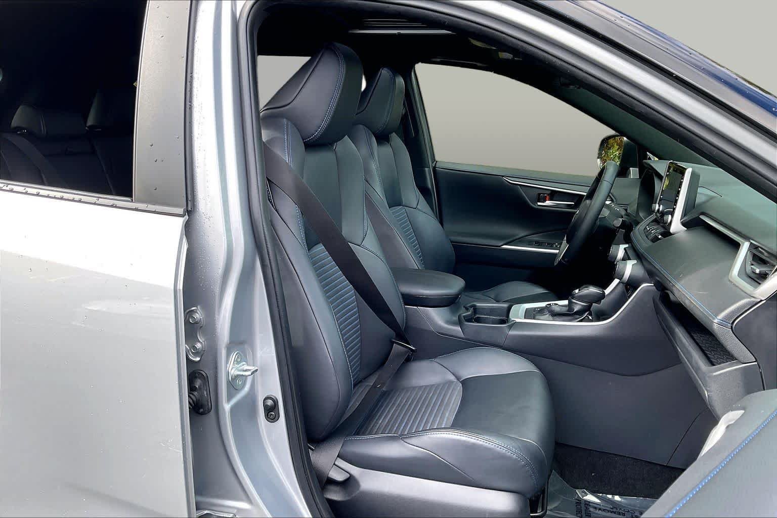 Used 2019 Silver Sky Metallic w/Black Roof Toyota Hybrid XSE image 8