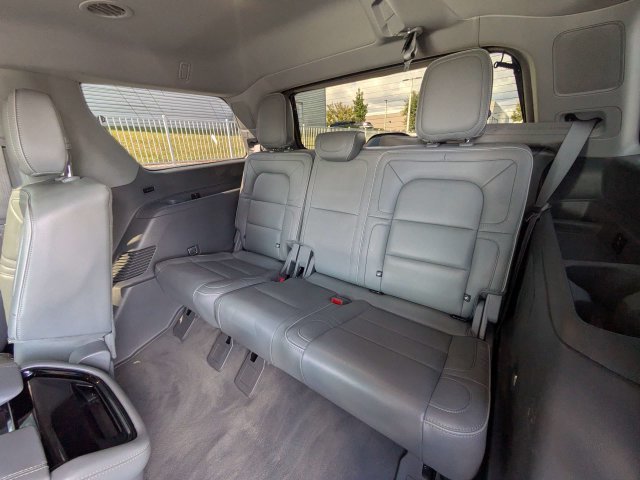 Used 2018 Black Lincoln Reserve image 15
