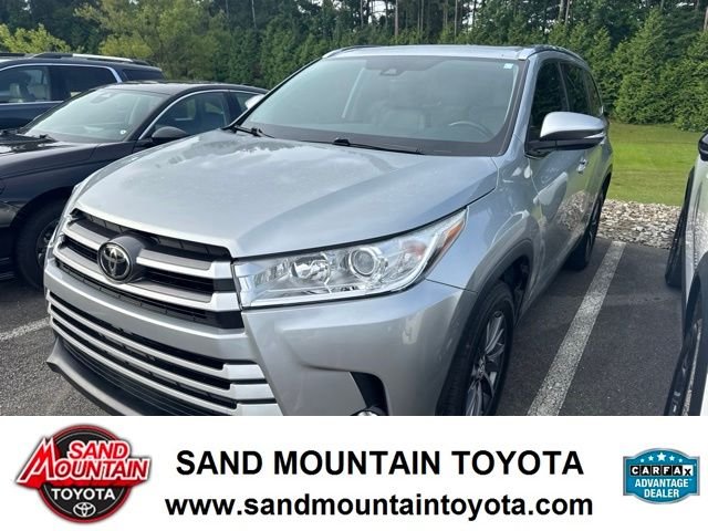 Used 2019 Silver Toyota XLE image 1