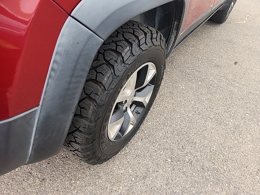 Used 2017 Red Jeep Trailhawk image 14