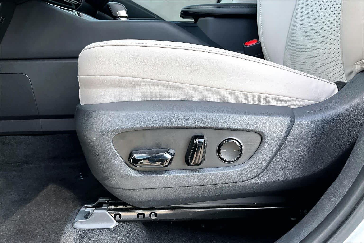 Used 2025 Celestial Silver Metallic Lexus Premium image 33
