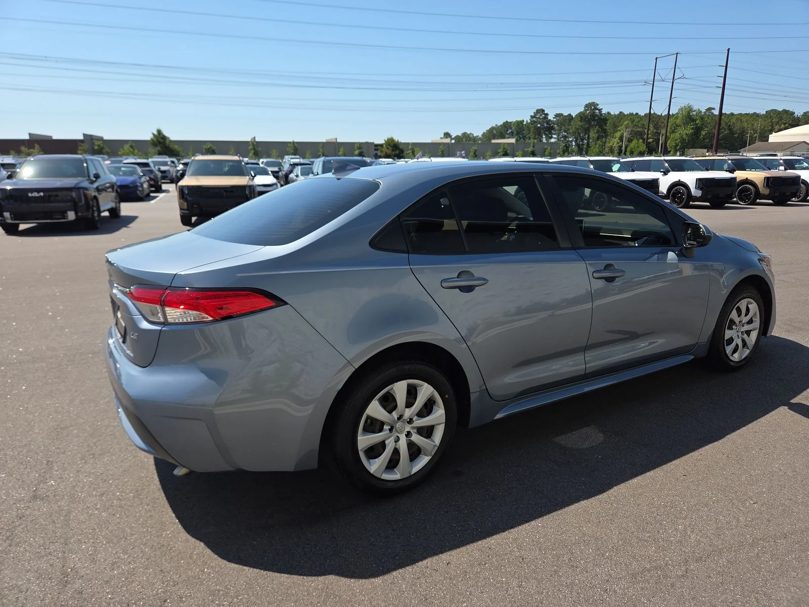Used 2021 Celestite Toyota LE image 5