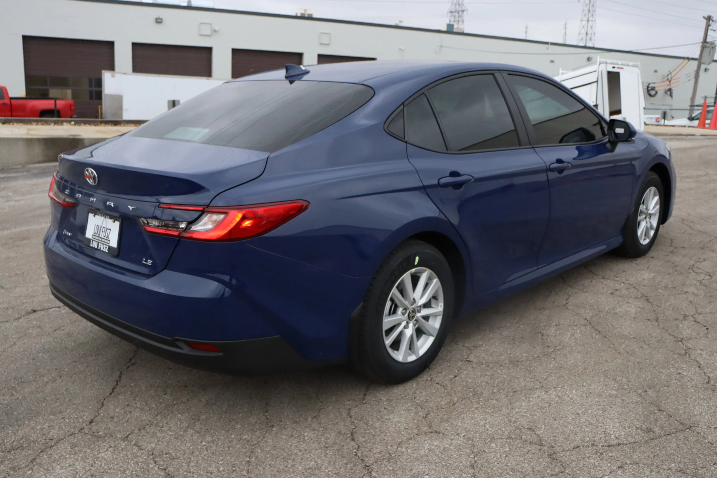 2026 Toyota Camry LE - Photo 7