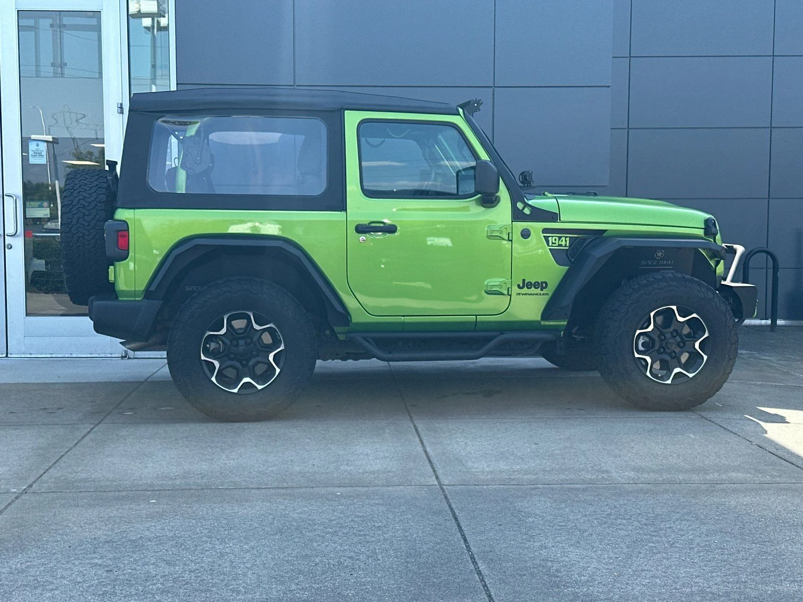 Used 2025 Mojito Clearcoat Jeep Sport image 2
