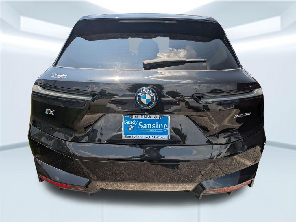 Used 2024 Black BMW xDrive50 image 3