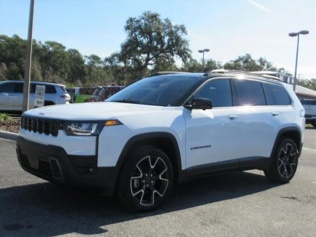 New 2026 Bright White Clear-Coat Exterior Paint Jeep Overland image 3