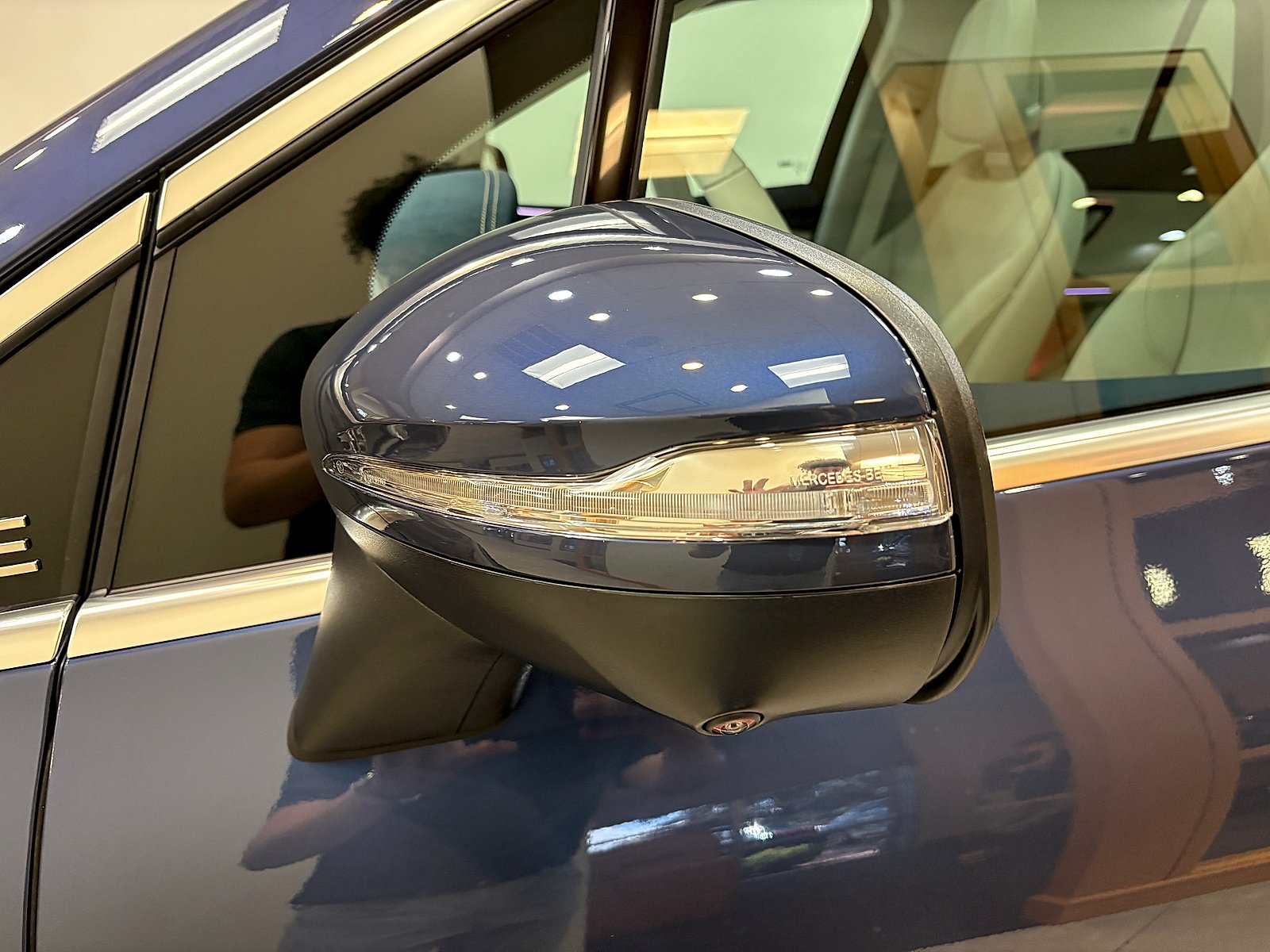 New 2027 Twilight Blue Metallic Mercedes-Benz EQE 320+ image 9