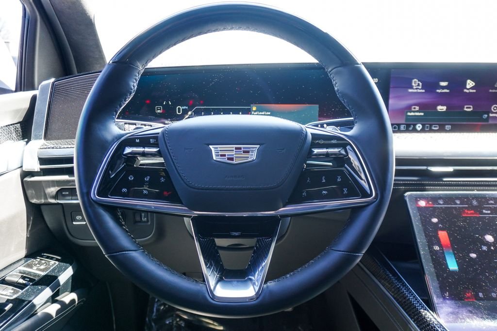 Used 2025 White Cadillac V-Series image 19