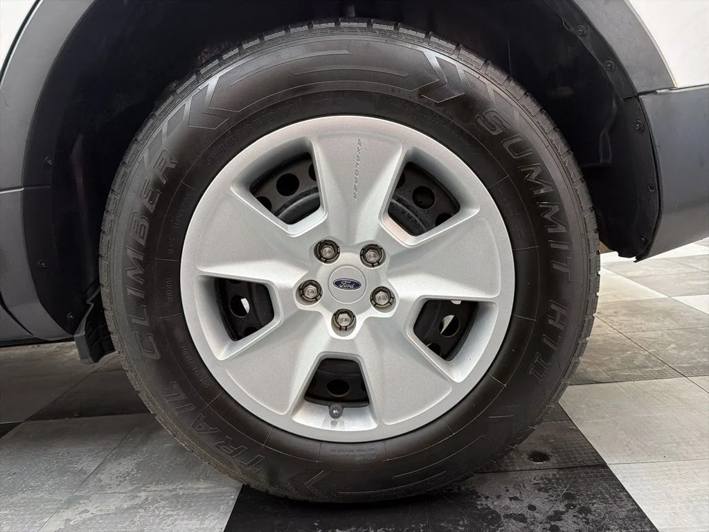 Used 2014 White Ford Base image 14