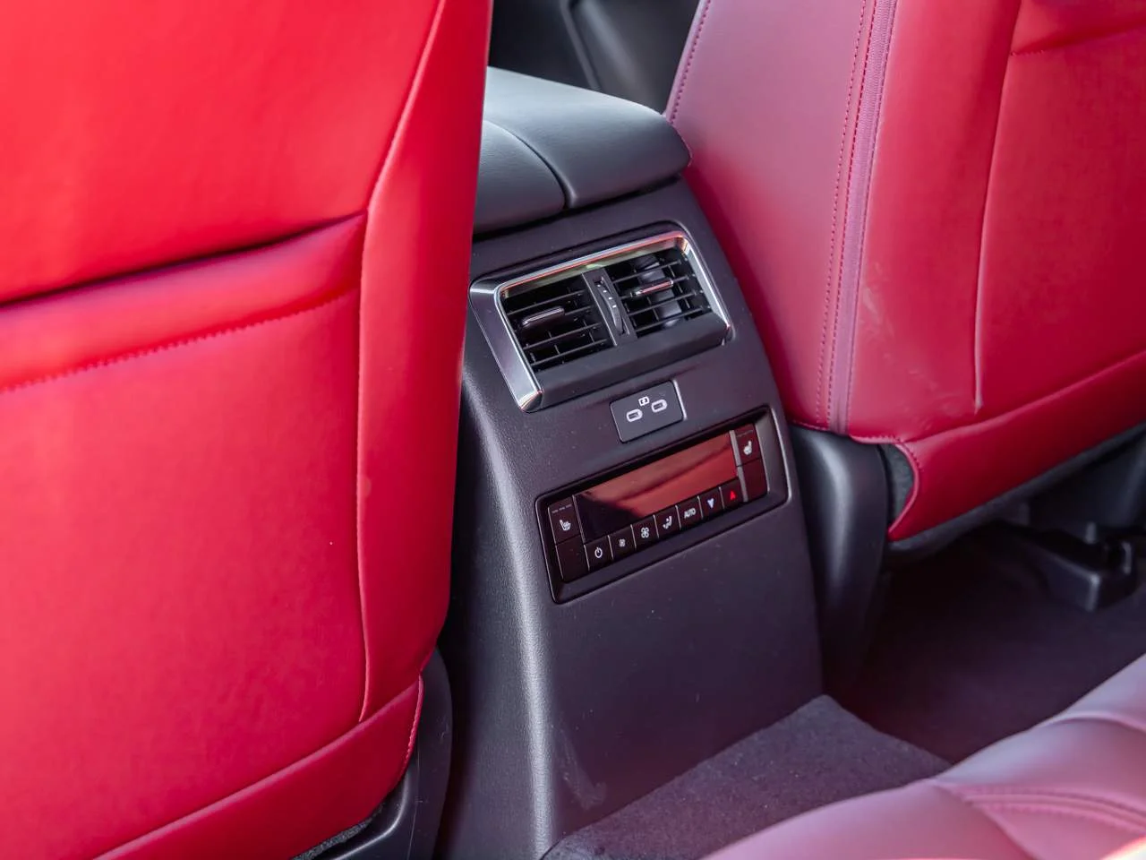 2026 Mazda CX-70 Premium Package - Photo 25