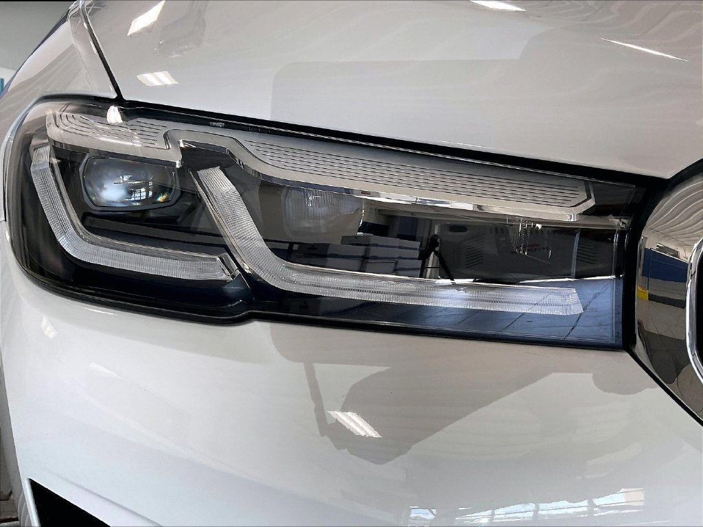 Used 2023 Alpine White BMW 530i xDrive image 33