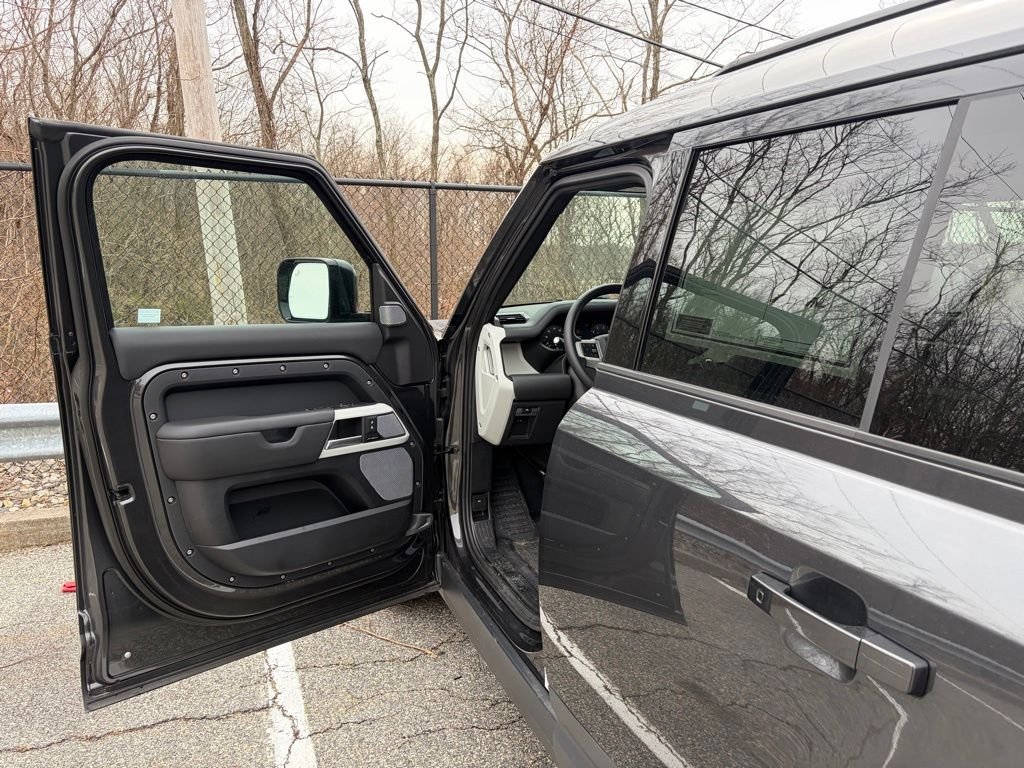 Used 2024 Gray Land Rover S image 13