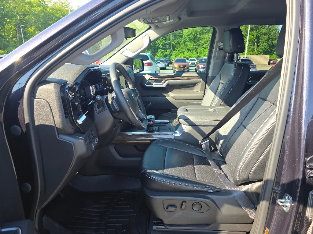 Used 2022 Dark Ash Metallic Chevrolet RST image 36