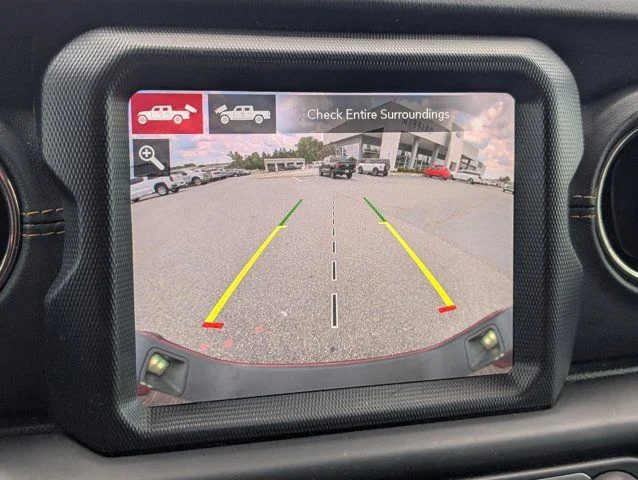 Used 2021 Snazzberry Pearlcoat Jeep Overland image 16