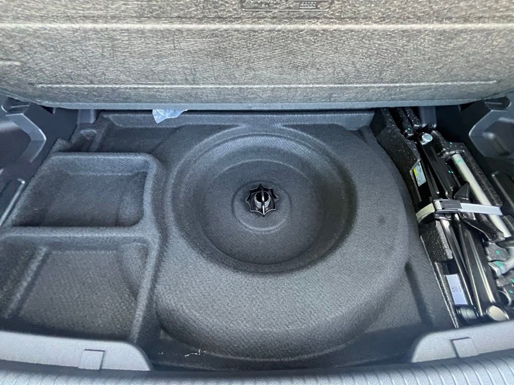 New 2026 Black Volkswagen 2.0T SE w/Technology image 27