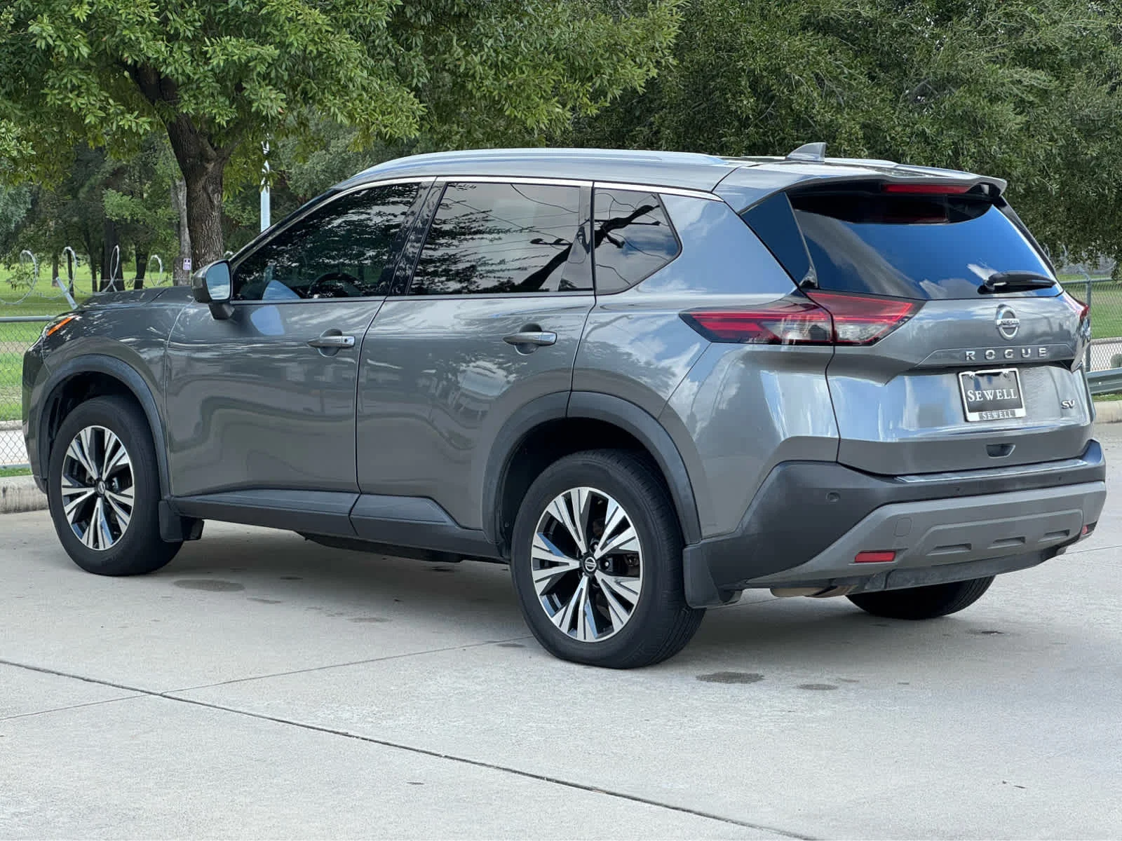 Used 2021 Gun Metallic Nissan SV image 8