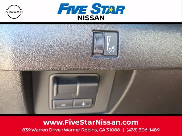 Used 2024 White GMC Elevation image 28