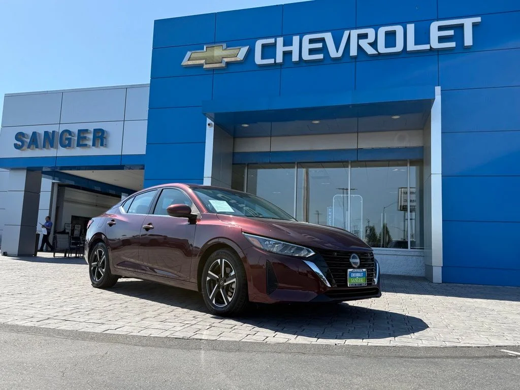 Used 2024  Nissan SV image 2