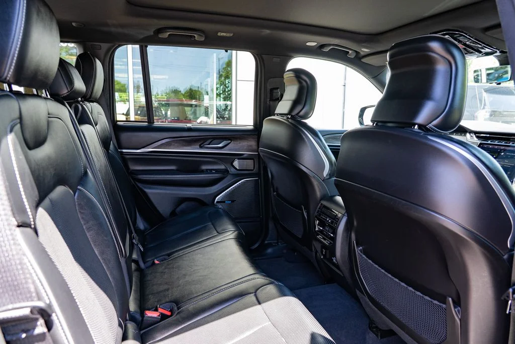 Used 2023 Red Jeep Overland 4xe image 28