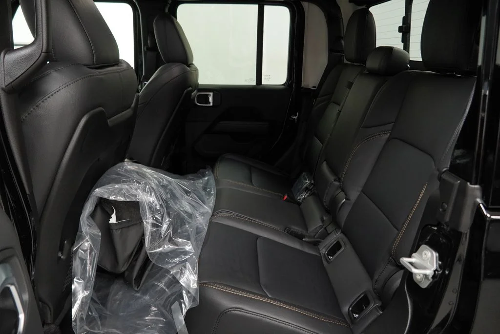 New 2026 Black Clear-Coat Exterior Paint Jeep Sahara image 17