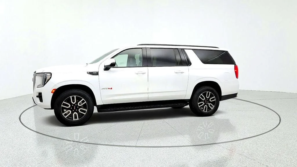 Used 2023 Summit White GMC 4WD 4dr AT4 w/ 6.2L V8 & Panoramic Sunroof image 8