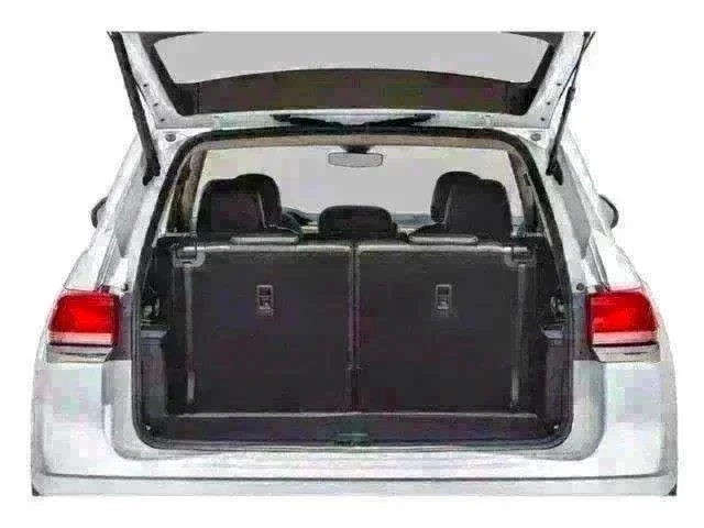 New 2026 Silver Mist Metallic Volkswagen 2.0T SE image 8