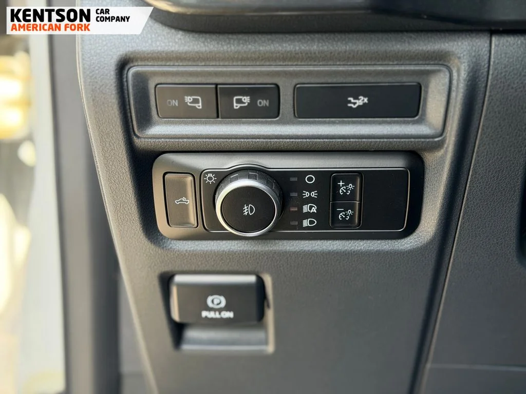 Used 2023 Gray Ford XLT image 17
