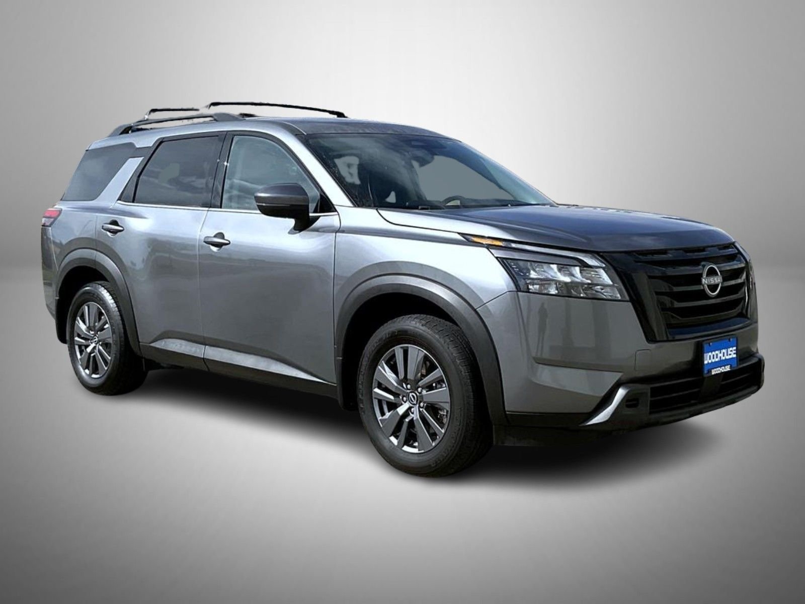 Used 2024 Gray Nissan SV image 3