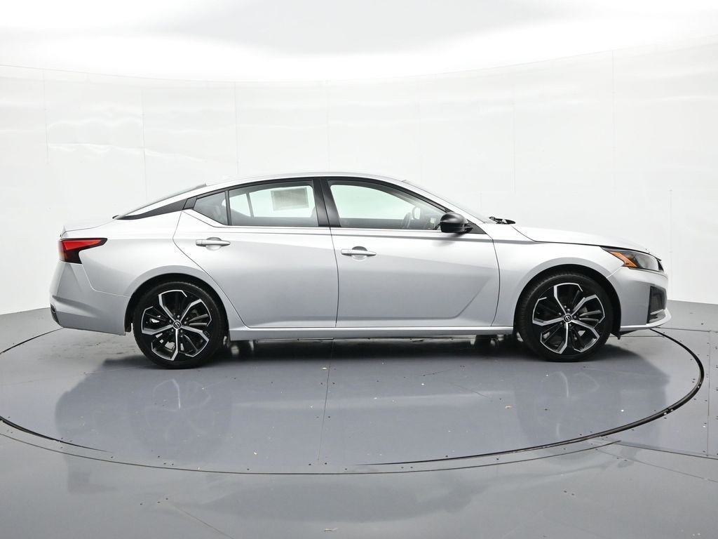 Used 2024 Brilliant Silver Metallic Nissan 2.5 SR Sedan image 5