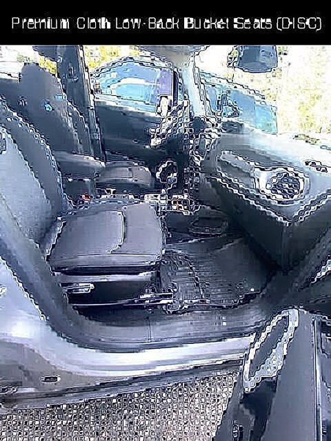 Used 2021 Silver Jeep Latitude image 29