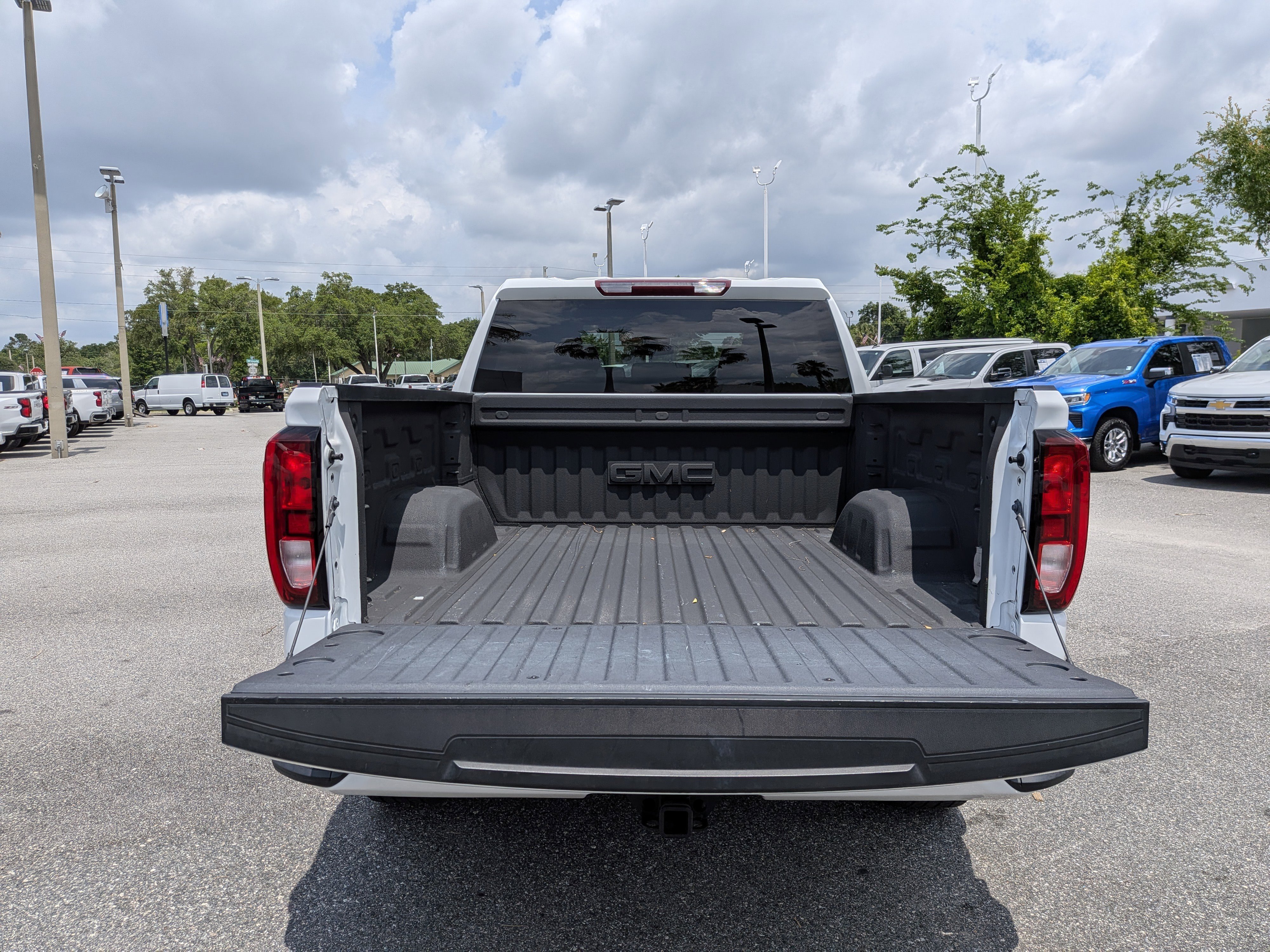 2024 GMC Sierra 1500 Elevation - Photo 12