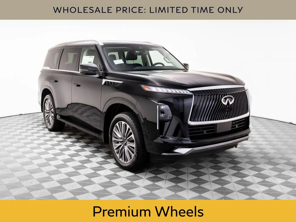 Used 2026 Black INFINITI LUXE image 7