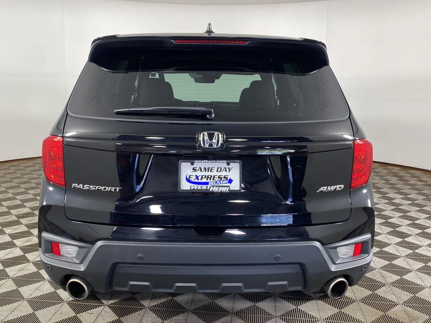 Used 2024 Crystal Black Pearl Honda EX-L image 5