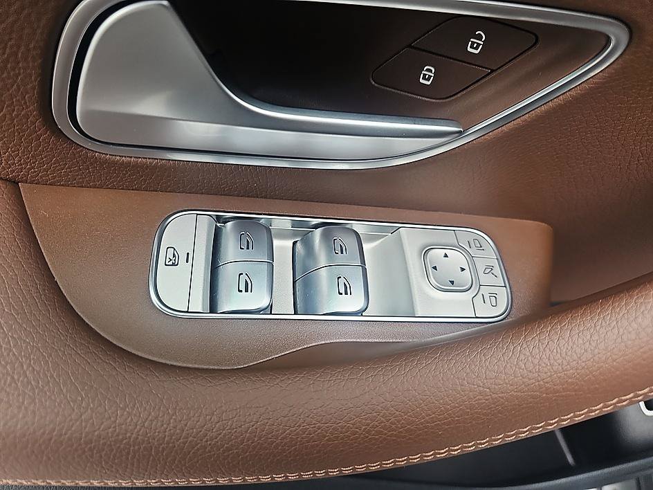 Used 2026 Selenite Gray Metallic Mercedes-Benz GLS 450 image 13