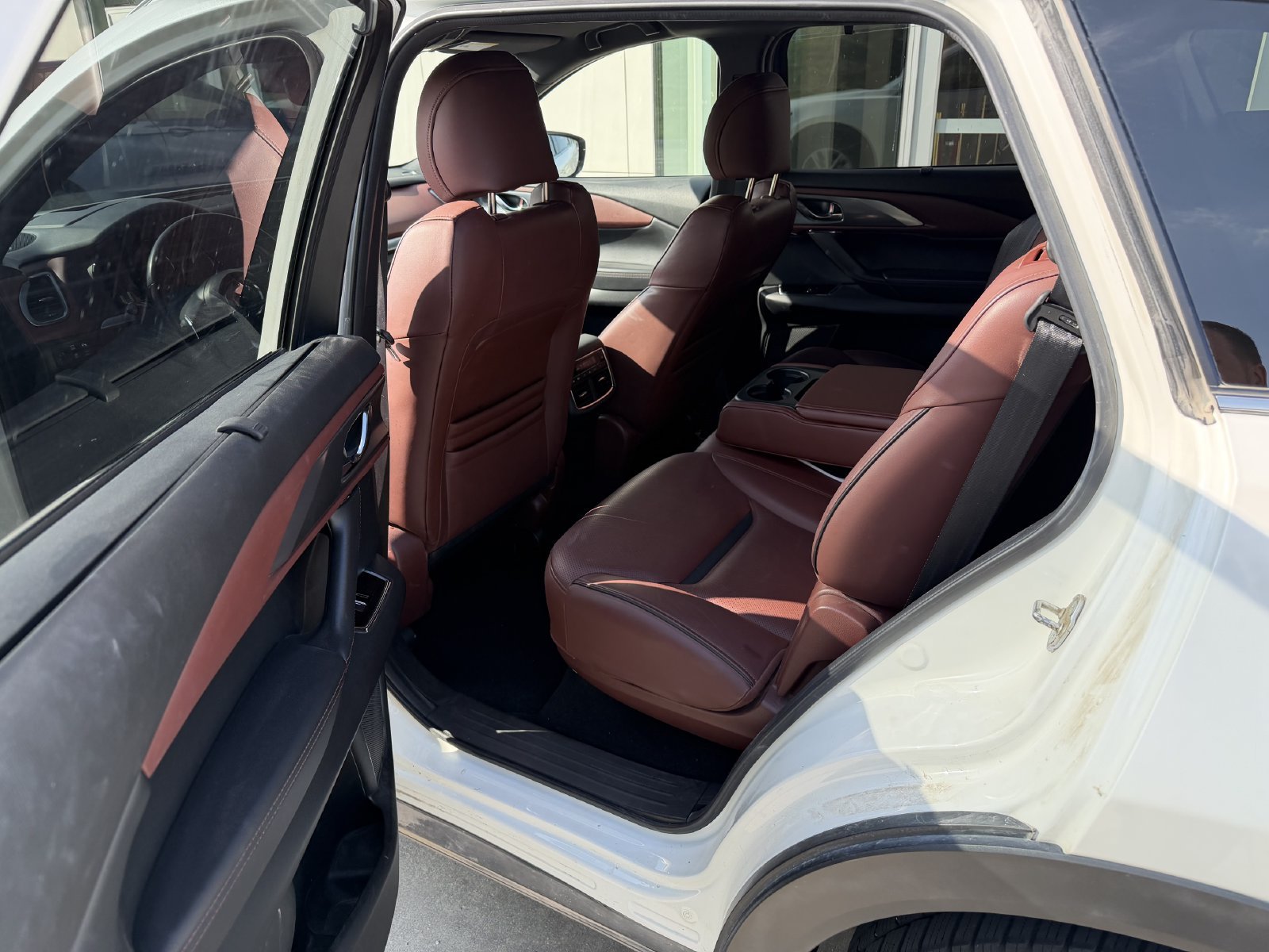 Used 2019 White Mazda Signature image 6