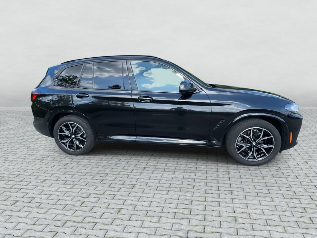 Used 2024 Black BMW xDrive30i image 9