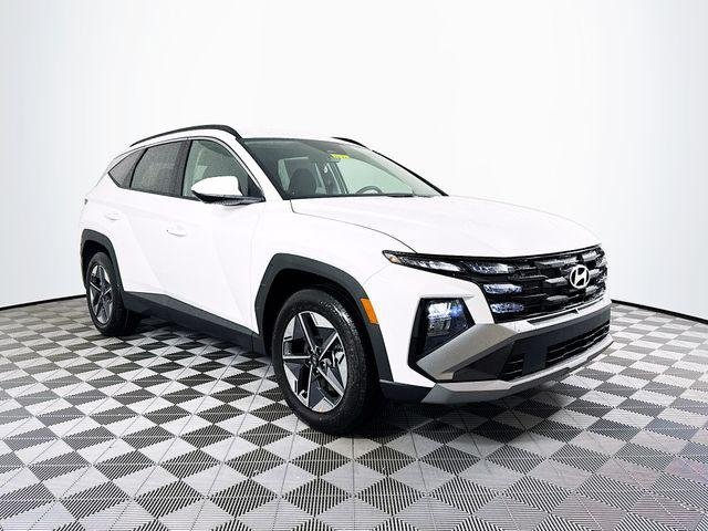 New 2026 White Hyundai SEL FWD image 10