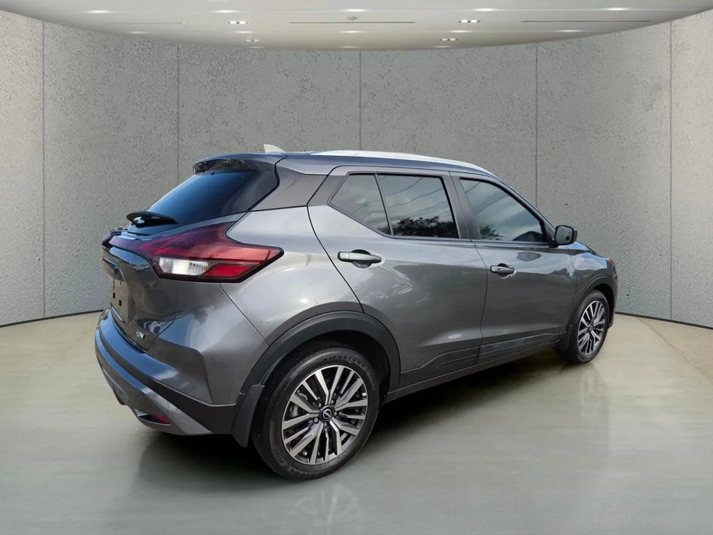 Used 2024 Gray Nissan SV image 4
