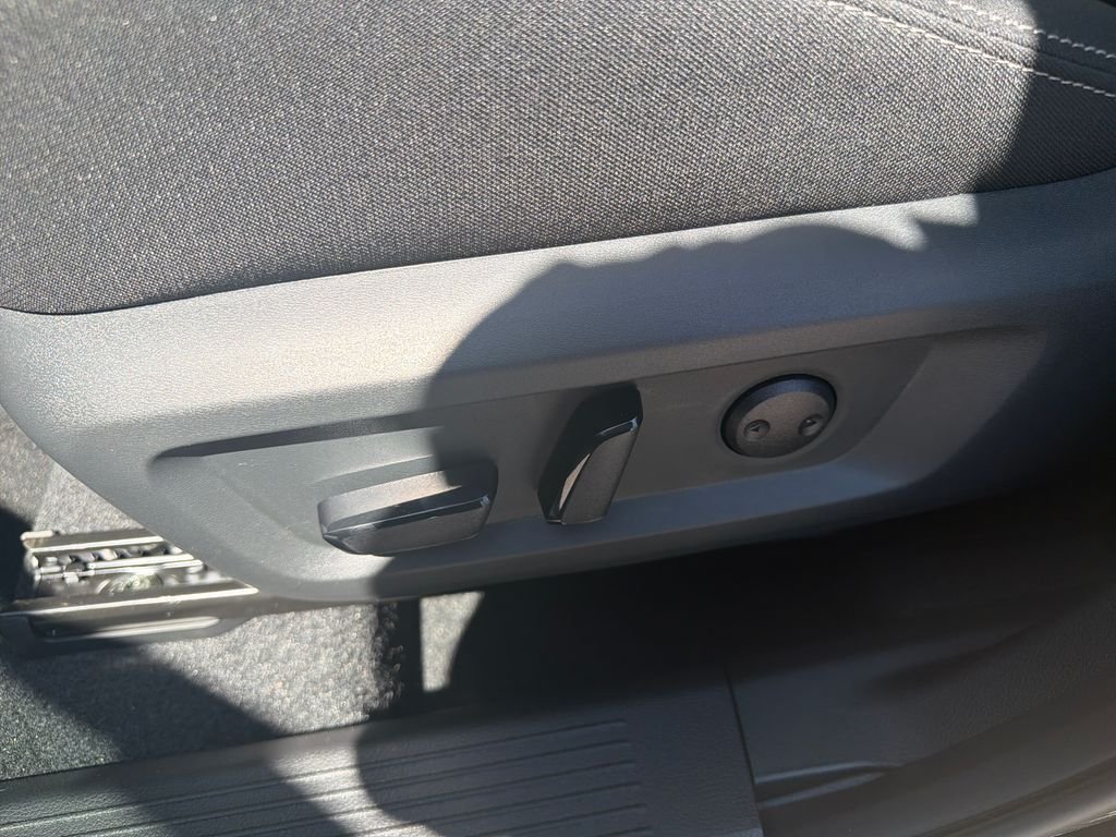 New 2026 Nissan Rogue SV 4D Sport Utility