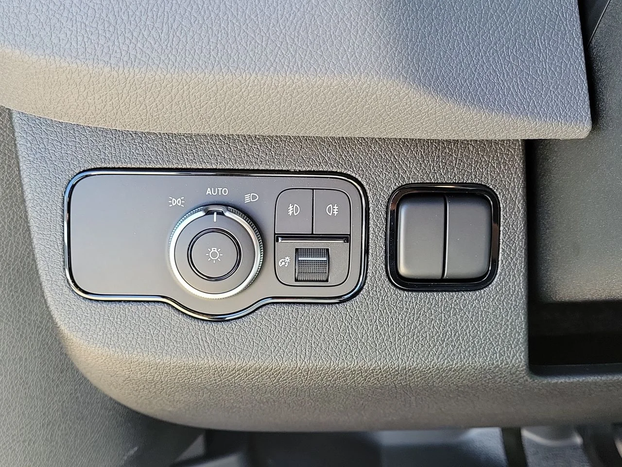 New 2026 Jet Black Mercedes-Benz Passenger 170 WB image 20
