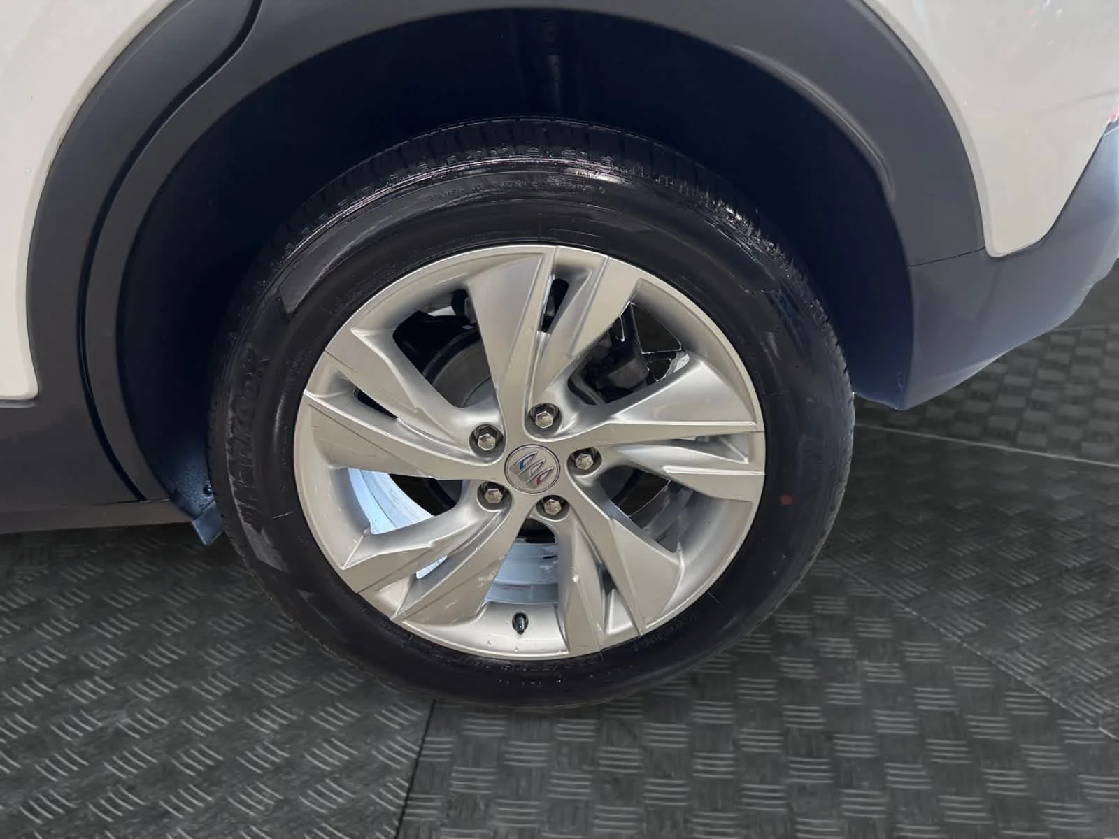 Used 2024 Summit White Buick Preferred image 11