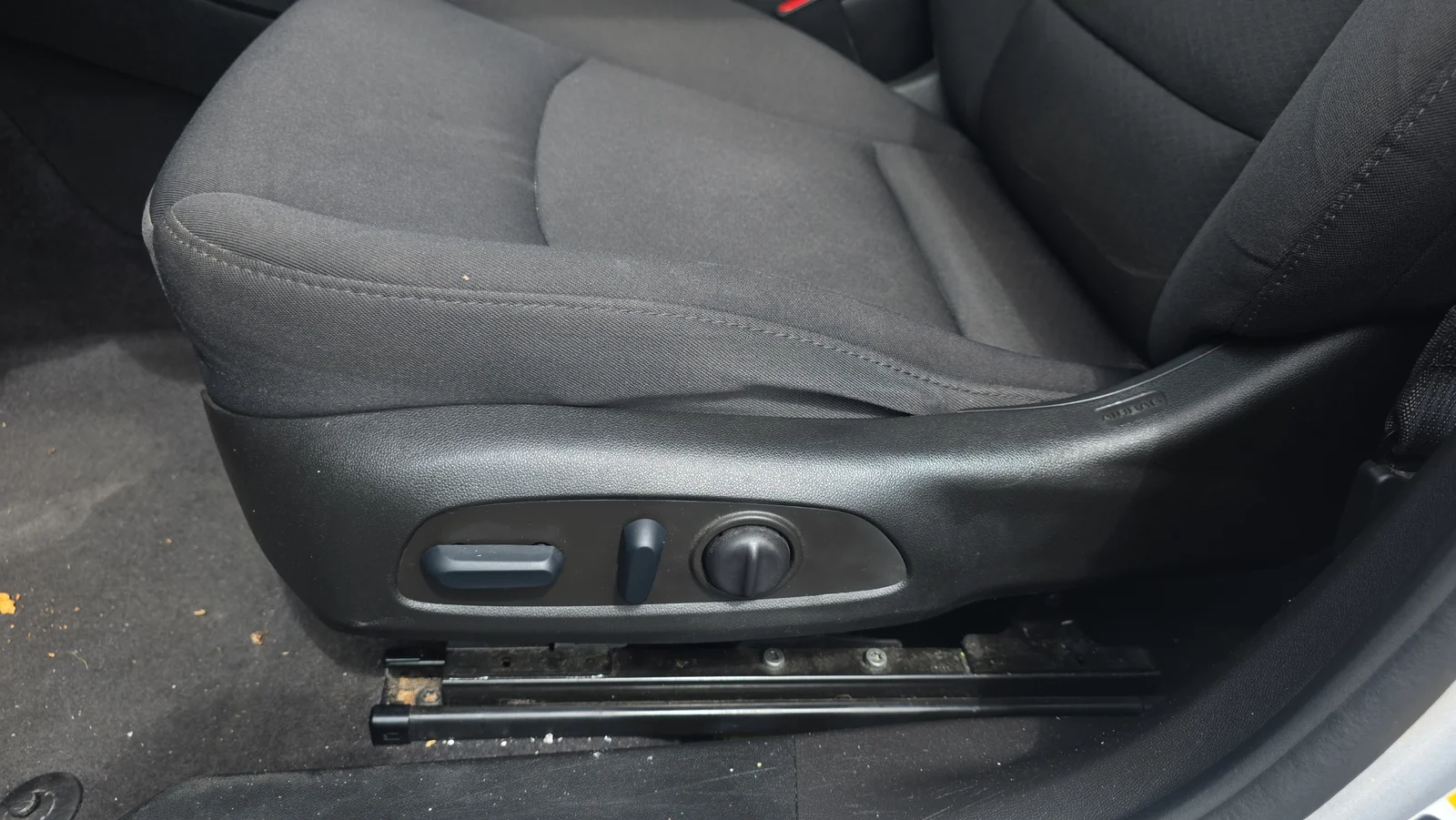 Used 2022 Silver Chevrolet LS image 10