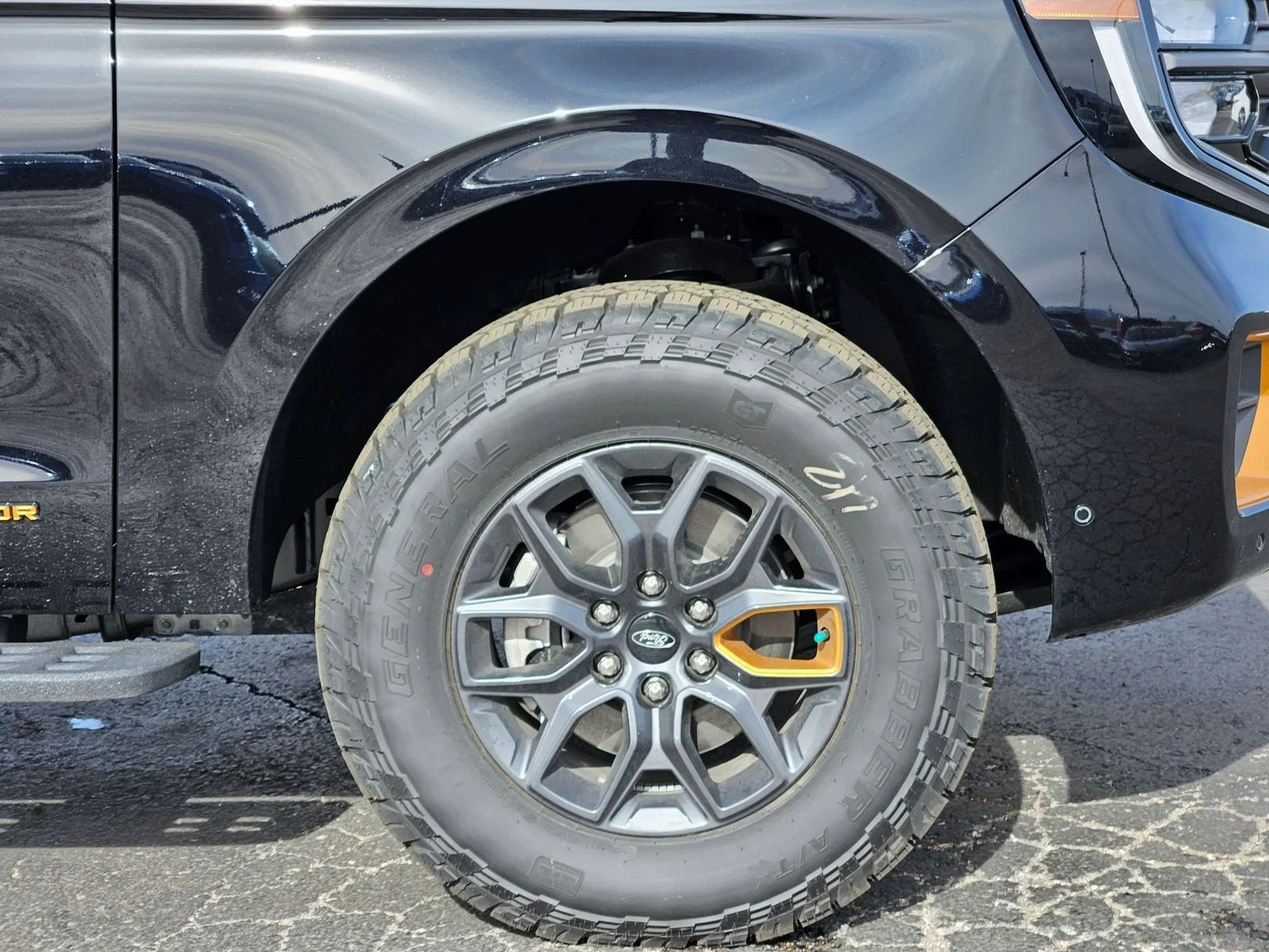 New 2025 Agate Black Metallic Ford TREMOR® image 10