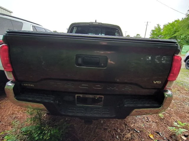 Used 2019 Gray Toyota SR5 image 7
