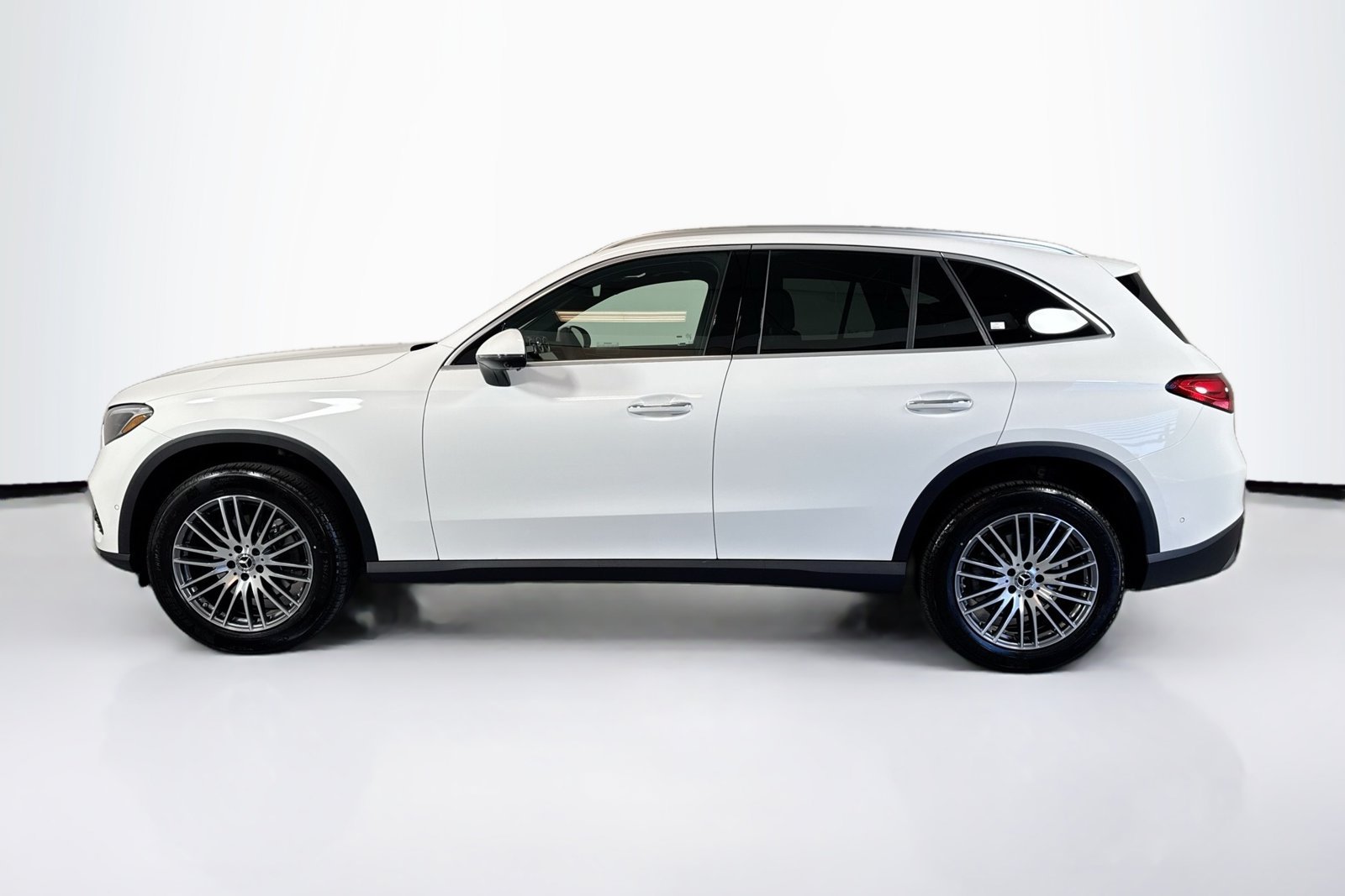 New 2026 Polar White Mercedes-Benz GLC 300 image 8
