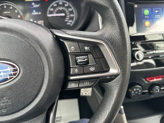Used 2022 White Subaru Base image 19