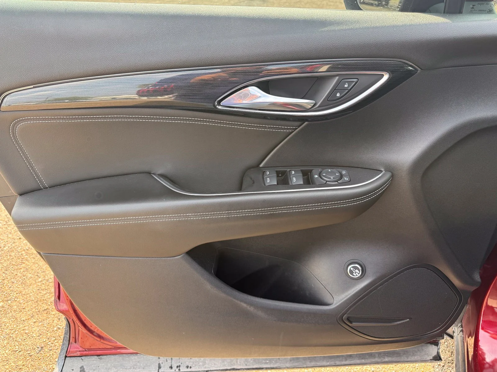 Used 2023  Buick Preferred image 12