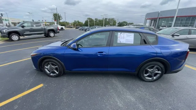 Used 2025 Blue Kia LXS image 7