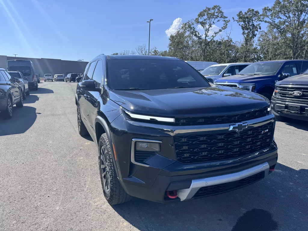 Used 2025 Mosaic Black Metallic Chevrolet AWD Z71 image 3